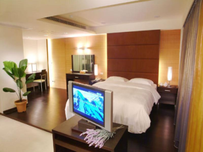 Katherine Plaza Hotel Kaohsiung Exteriör bild