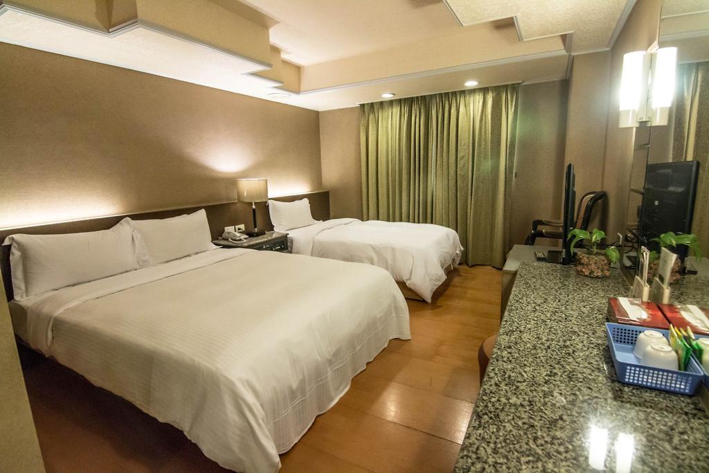 Katherine Plaza Hotel Kaohsiung Exteriör bild