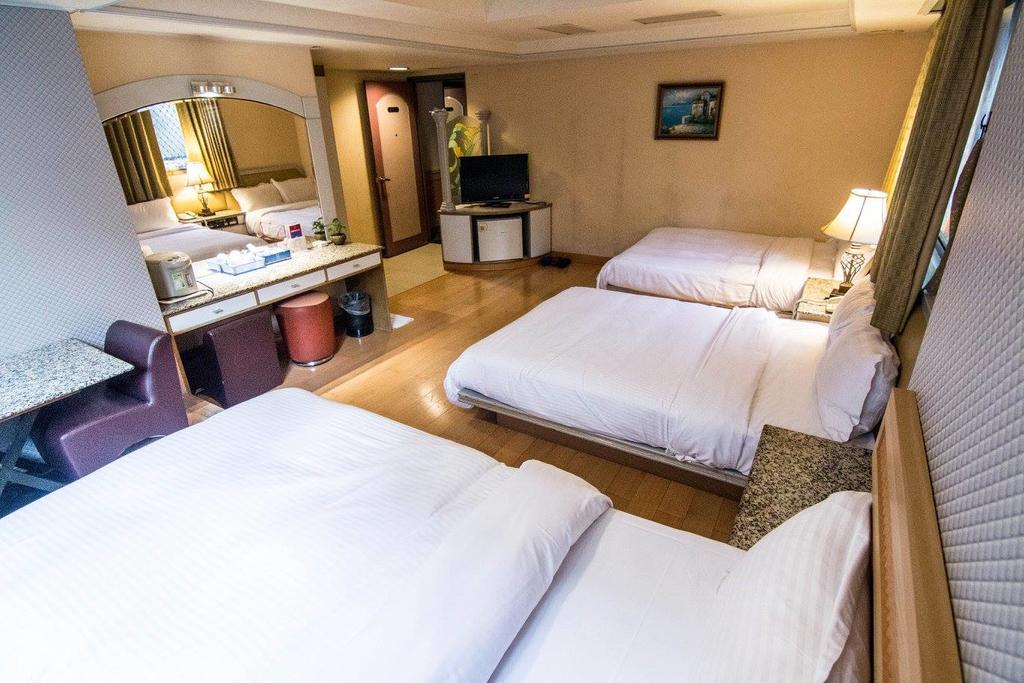 Katherine Plaza Hotel Kaohsiung Exteriör bild