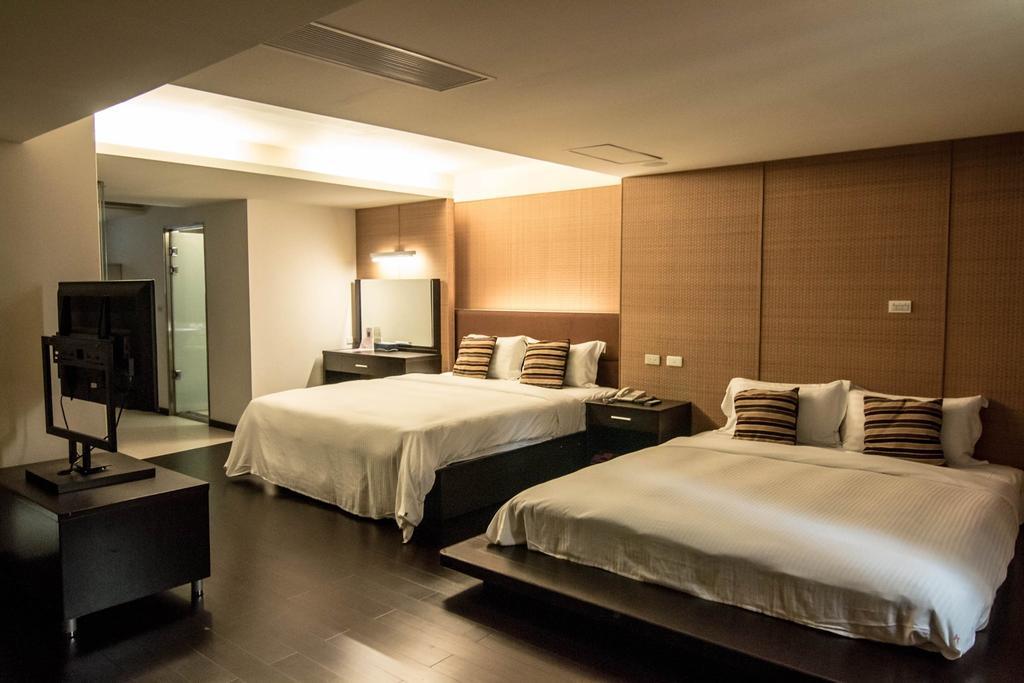 Katherine Plaza Hotel Kaohsiung Exteriör bild