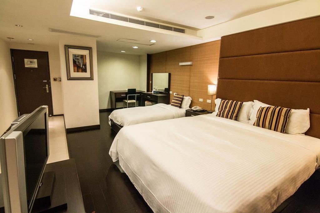 Katherine Plaza Hotel Kaohsiung Exteriör bild